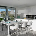 Modern 4br With Pool & Sea Views Villa *