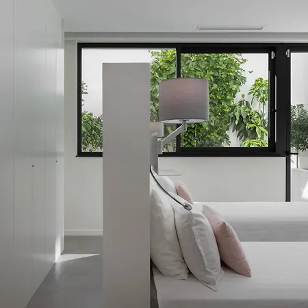 4-bedroom Modern With Sea View Willa