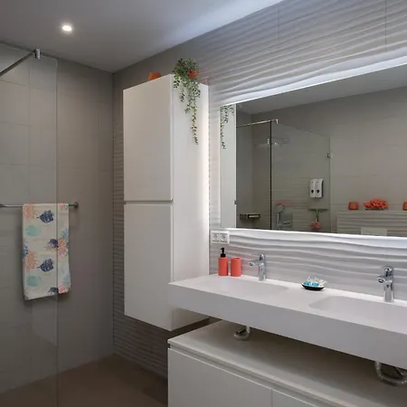 4-bedroom Modern With Sea View Villa Marbella