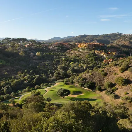 וילה Modern 4br With Pool & Sea Views מארבלה