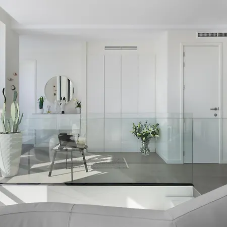 Modern 4br With Pool & Sea Views וילה מארבלה