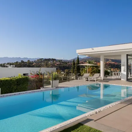 4-bedroom Modern With Sea View Willa *