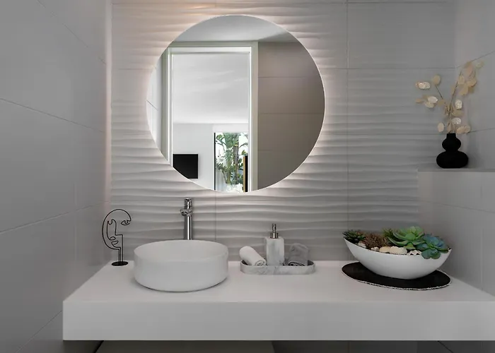 4-bedroom Modern With Sea View