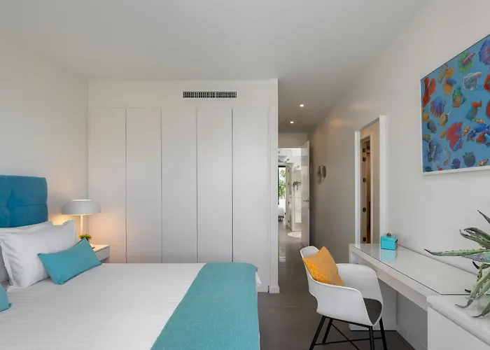 Villa 4-bedroom Modern With Sea View *