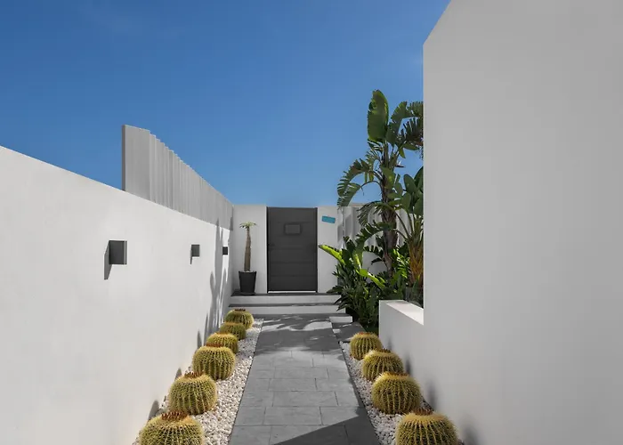 4-bedroom Modern With Sea View ヴィラ *