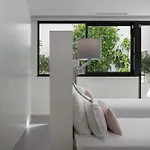 Modern 4br With Pool & Sea Views Willa
