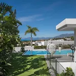 Modern 4br With Pool & Sea Views *