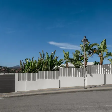 4-Bedroom Modern Villa With Sea View マルベーリャ