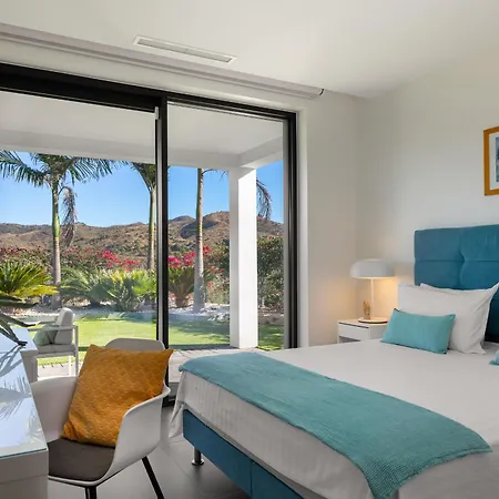 4-Bedroom Modern Villa With Sea View マルベーリャ