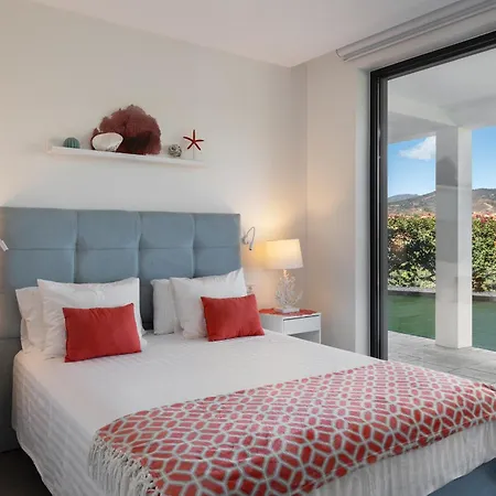 4-Bedroom Modern Villa With Sea View ヴィラ マルベーリャ