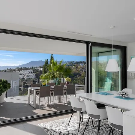 4-Bedroom Modern Villa With Sea View *