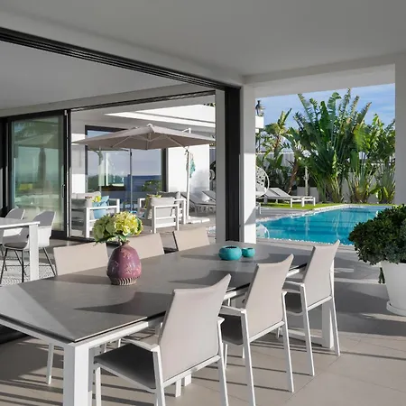 4-Bedroom Modern Villa With Sea View マルベーリャ
