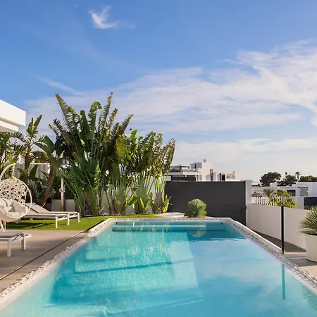 4-Bedroom Modern Villa With Sea View ヴィラ マルベーリャ