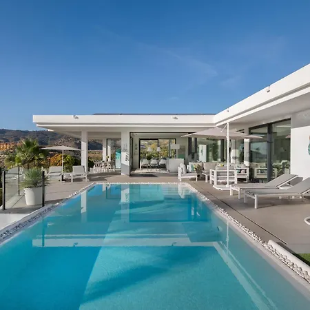 4-Bedroom Modern Villa With Sea View ヴィラ