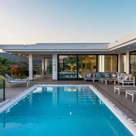 Modern 4br With Pool & Sea Views マルベーリャ