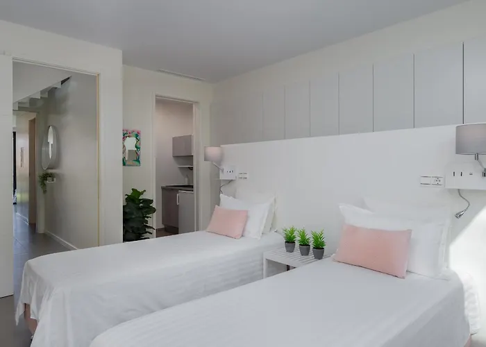 4-bedroom Modern With Sea View 马尔韦利亚